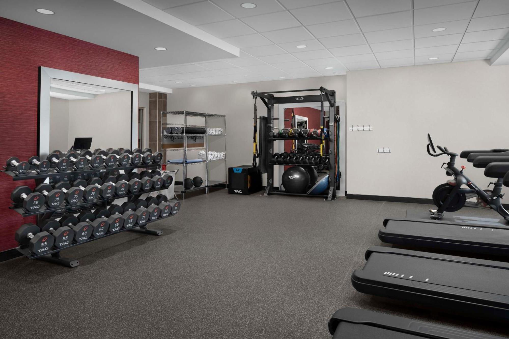 Home2 Suites By Hilton ポキプシー エクステリア 写真